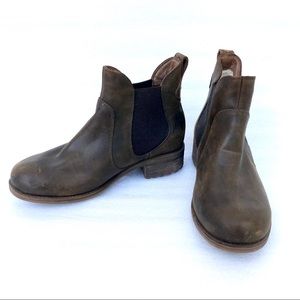 UGG Bonham Chelsea Ankle Boots Distressed Leather